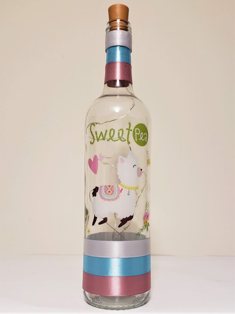 Bottle light with a llama, hearts and "Sweet Pea".